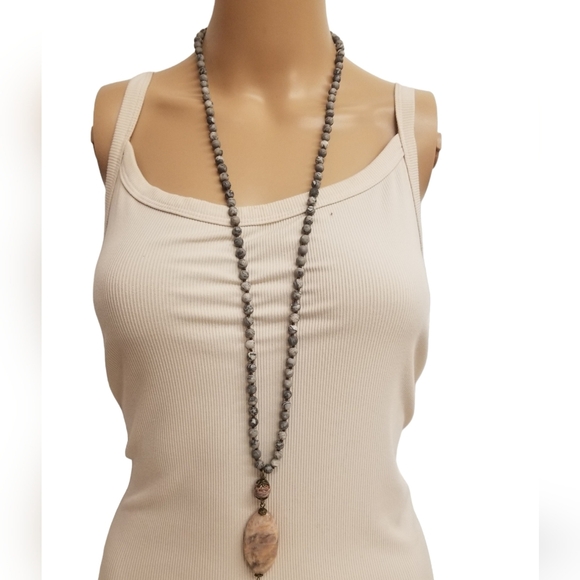 VINTAGE JASPER STONE BEAD AND QUARTZ GEMSTONE PENDANT NECKLACE - Picture 2 of 5
